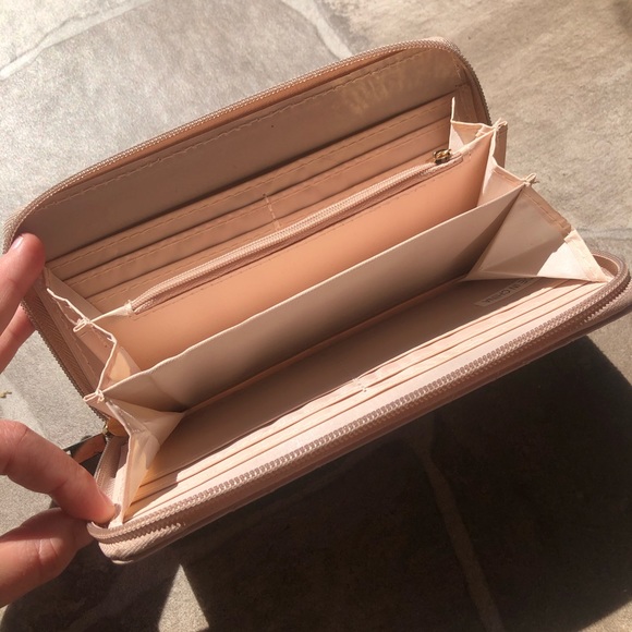 Baby Pink Women’s Pleated Waller Like New Cute Acc - Picture 2 of 2